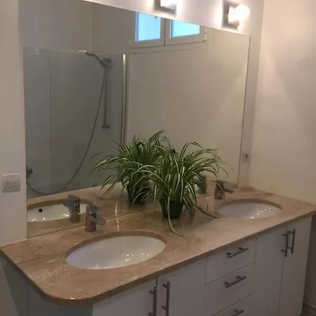 Apartment Appt 2/4 Pers Quartier Pere Lachaise Paris